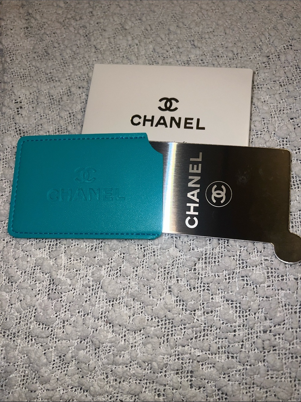 CHANEL Beute Travel Mirror with Embossed Leather Case (Turquoise or Purple) - Picture 2 of 9